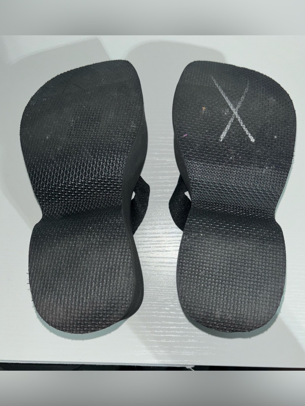 Steve Madden Black Platform Thong Sandals - Chunky Elevation - Picture 6 of 6